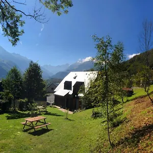  Appartement Dans Avec Jardin, Vue Montagne